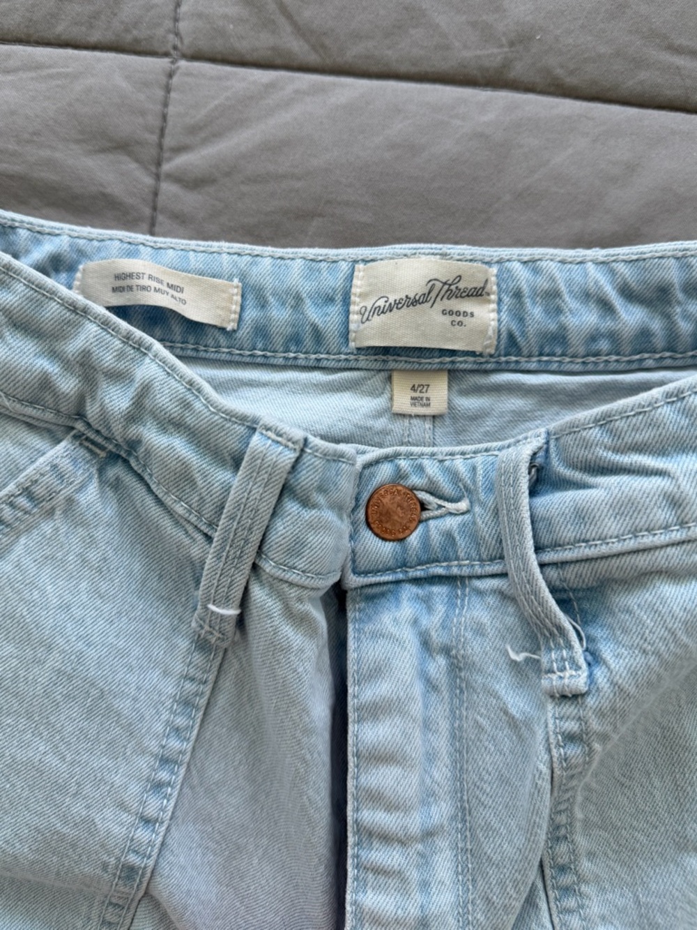 Universal Thread Light Blue Women's High-Rise Denim Shorts Size 4 - Picture 2 of 4